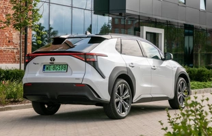 Toyota bZ4X taniej o 50 tys. zł. Jest haczyk?