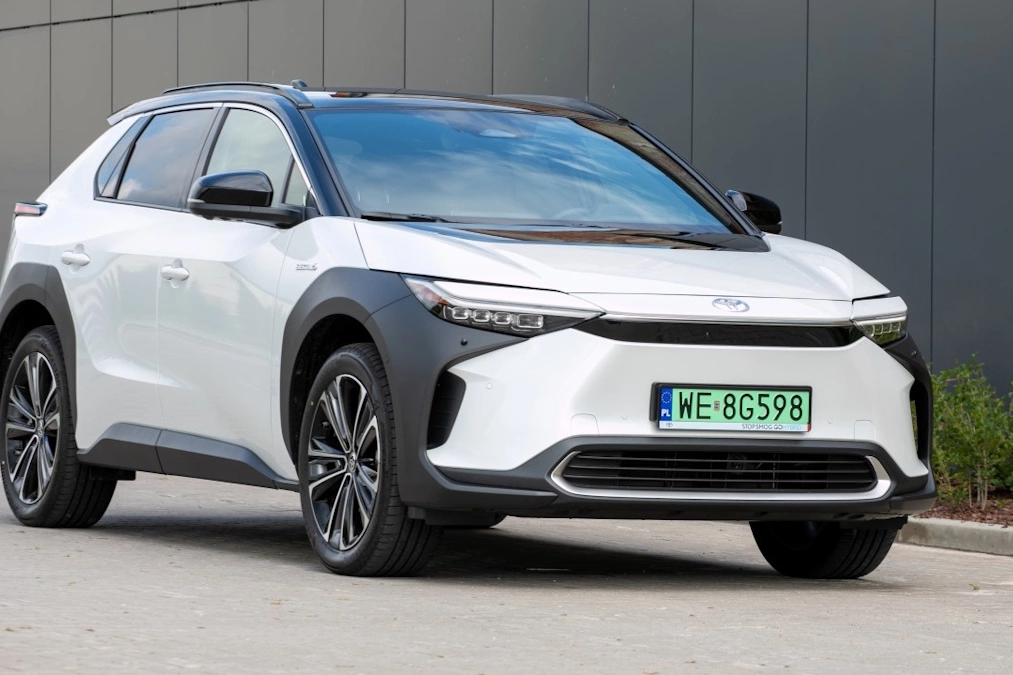 Toyota bZ4X taniej o 50 tys. zł. Jest haczyk?