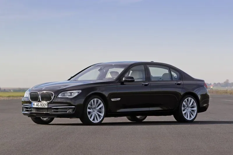 BMW 760 (F01)
