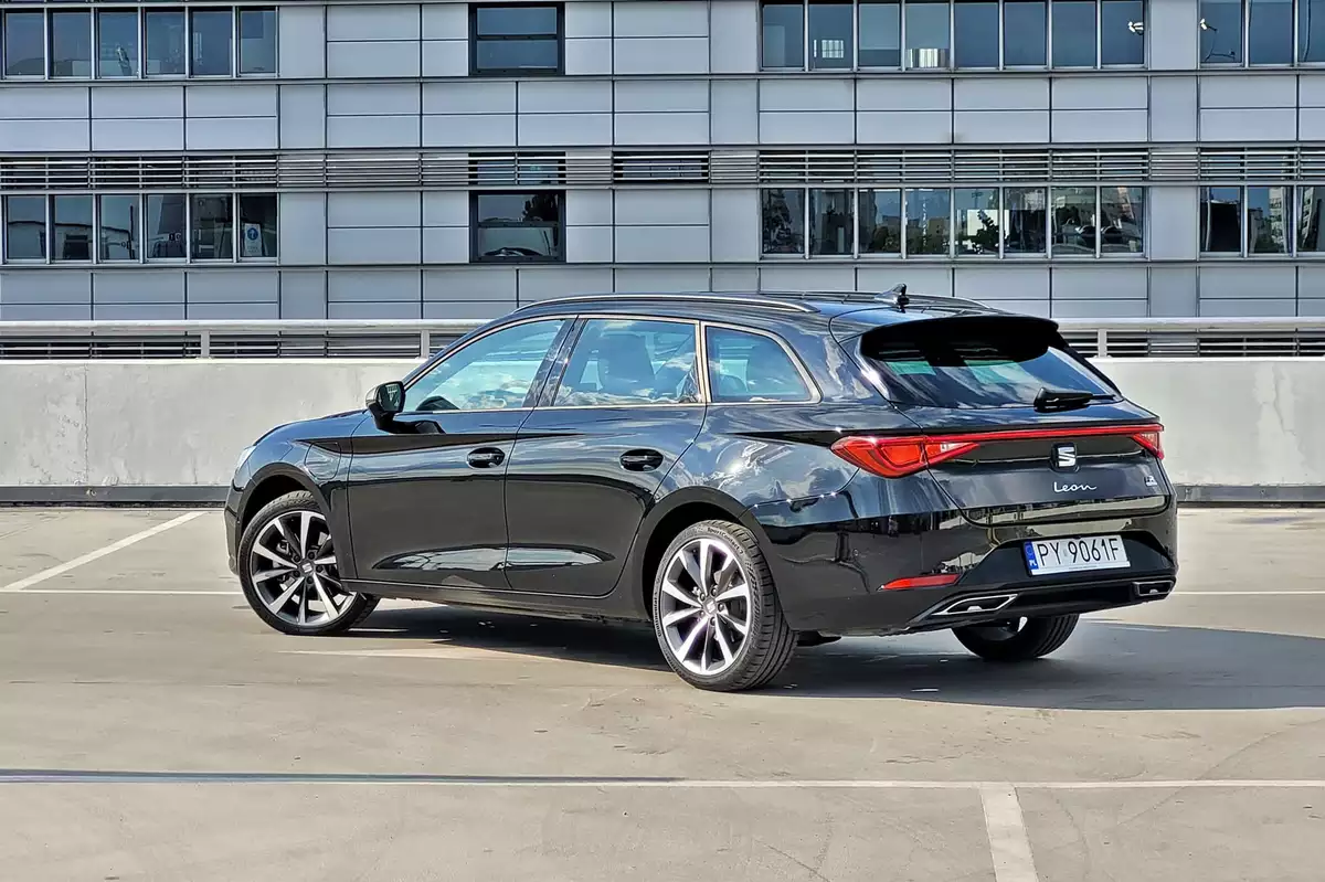 SEAT Leon Sportstourer FR e-HYBRID | Próba wyróżnienia się w rodzinie