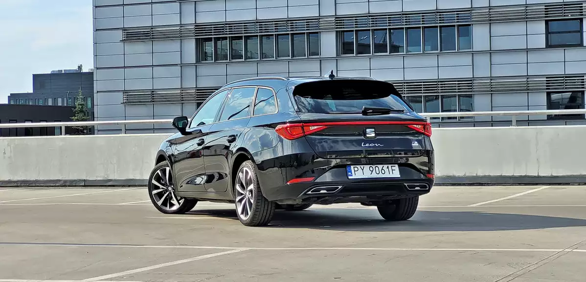 SEAT Leon Sportstourer FR e-HYBRID | Próba wyróżnienia się w rodzinie
