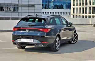 SEAT Leon Sportstourer FR e-HYBRID | Próba wyróżnienia się w rodzinie