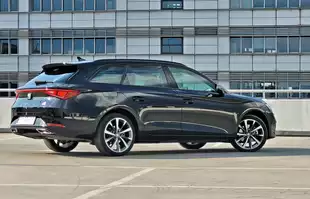 SEAT Leon Sportstourer FR e-HYBRID | Próba wyróżnienia się w rodzinie