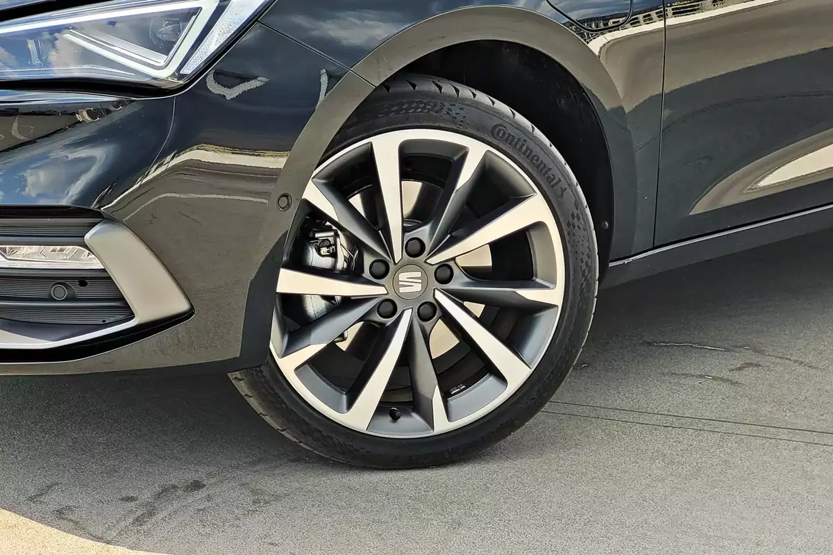 SEAT Leon Sportstourer FR e-HYBRID | Próba wyróżnienia się w rodzinie
