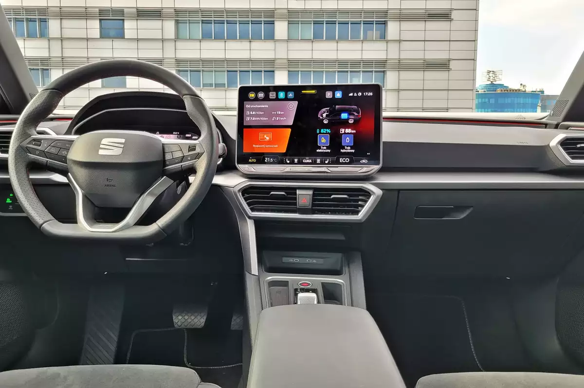 SEAT Leon Sportstourer FR e-HYBRID | Próba wyróżnienia się w rodzinie