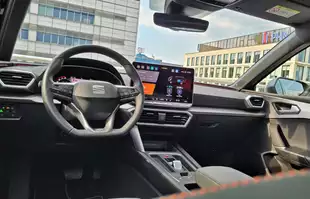 SEAT Leon Sportstourer FR e-HYBRID | Próba wyróżnienia się w rodzinie