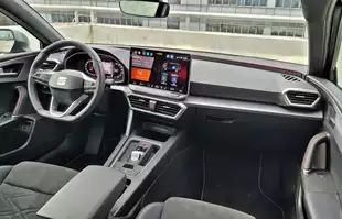 SEAT Leon Sportstourer FR e-HYBRID | Próba wyróżnienia się w rodzinie