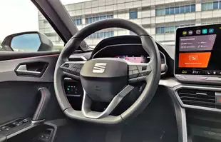 SEAT Leon Sportstourer FR e-HYBRID | Próba wyróżnienia się w rodzinie