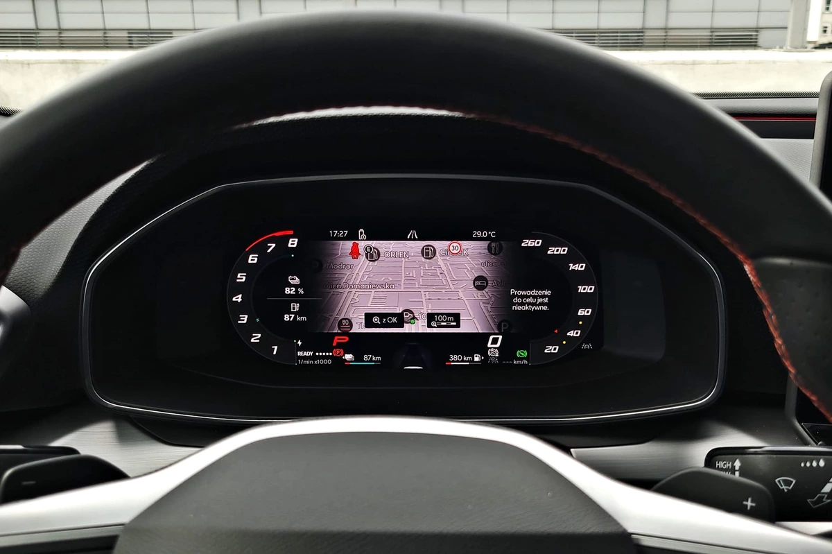 SEAT Leon Sportstourer FR e-HYBRID | Próba wyróżnienia się w rodzinie