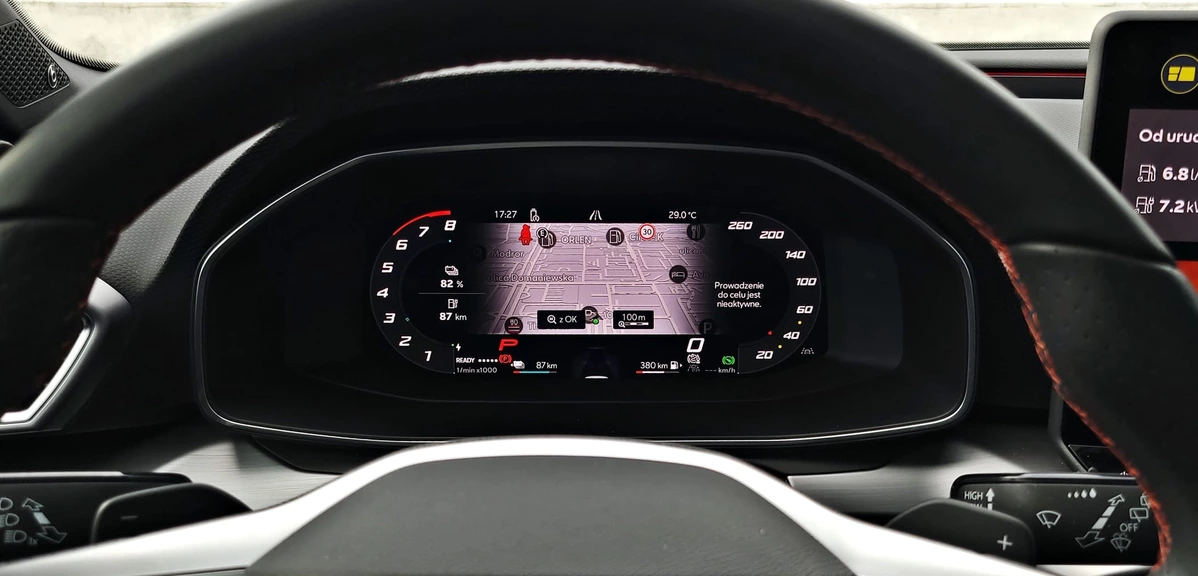 SEAT Leon Sportstourer FR e-HYBRID | Próba wyróżnienia się w rodzinie