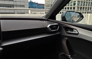 SEAT Leon Sportstourer FR e-HYBRID | Próba wyróżnienia się w rodzinie