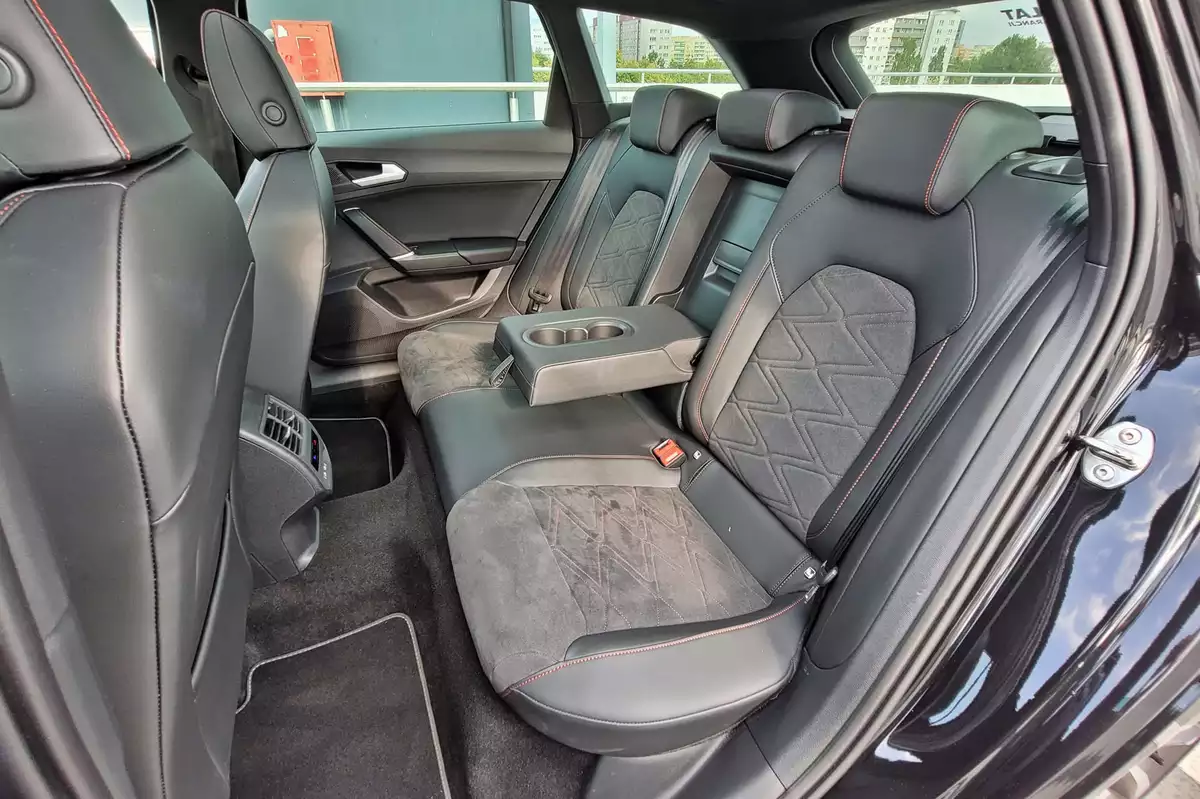 SEAT Leon Sportstourer FR e-HYBRID | Próba wyróżnienia się w rodzinie