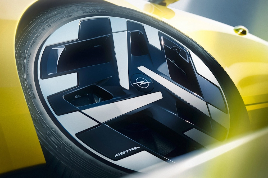 Opel Astra po liftingu. Pierwsze zdjęcia