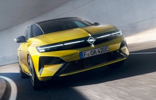 Opel Astra po liftingu na kolejnych zdjęciach