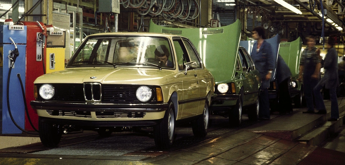 Produkcja BMW serii 3 I generacji w Monachium w 1975 roku