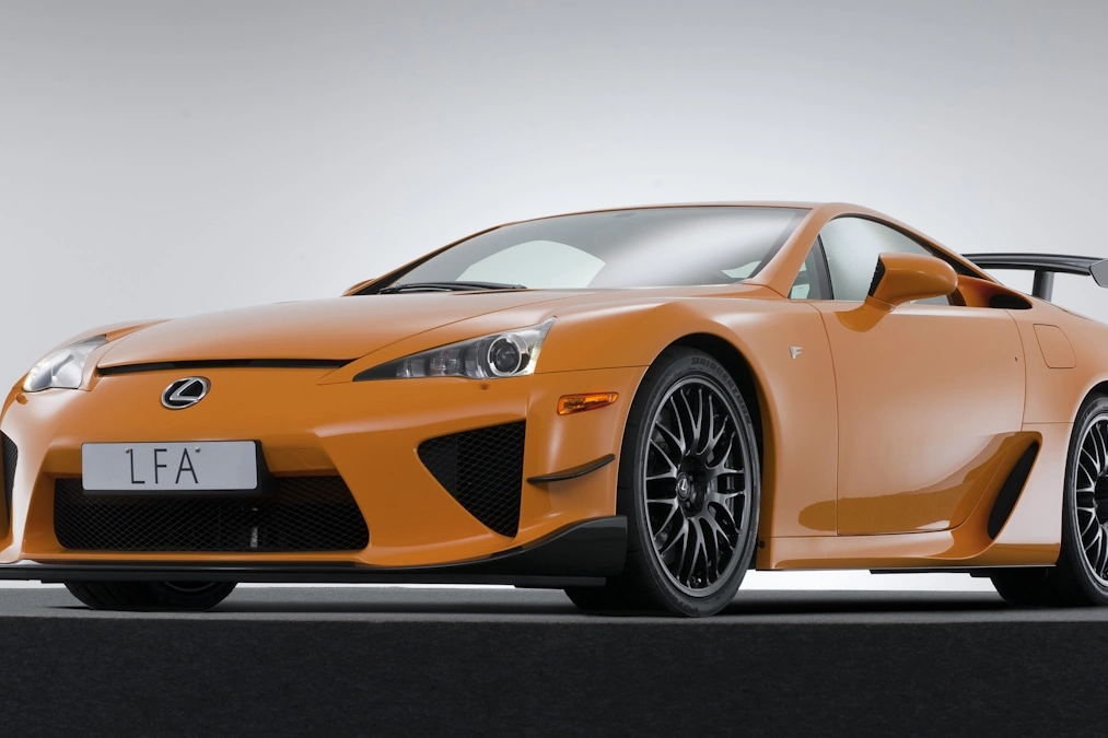 Lexus LFA ma już 15 lat