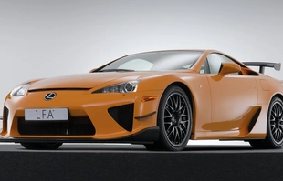 Lexus LFA ma już 15 lat