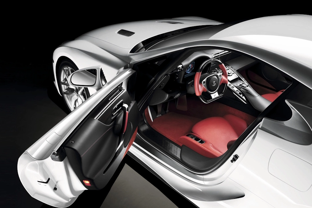 Lexus LFA ma już 15 lat