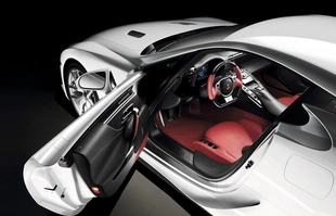 Lexus LFA ma już 15 lat