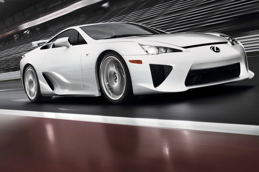 Lexus LFA ma już 15 lat