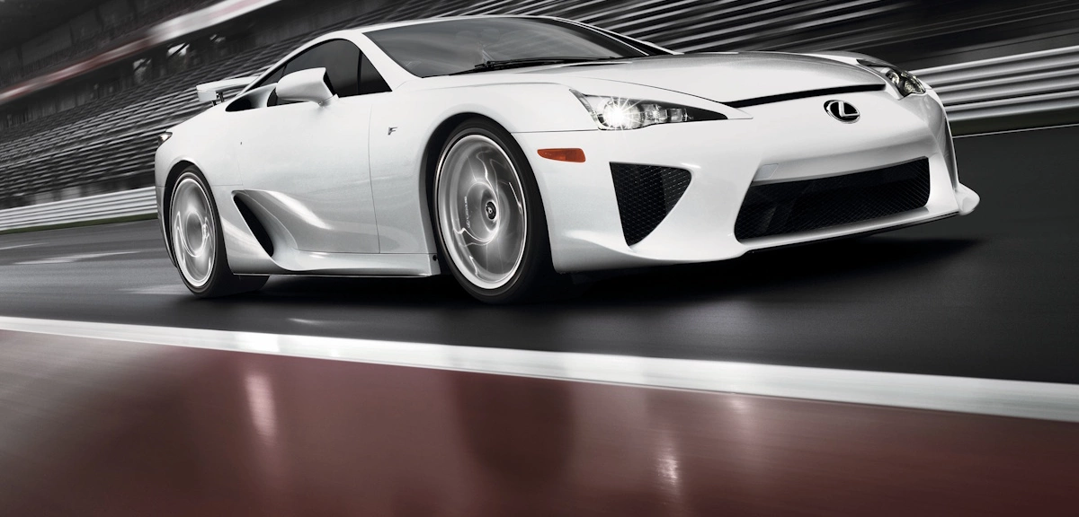 Lexus LFA ma już 15 lat