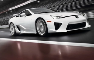 Lexus LFA ma już 15 lat