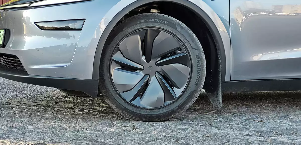 Tesla Model Y 2025 Juniper | Test