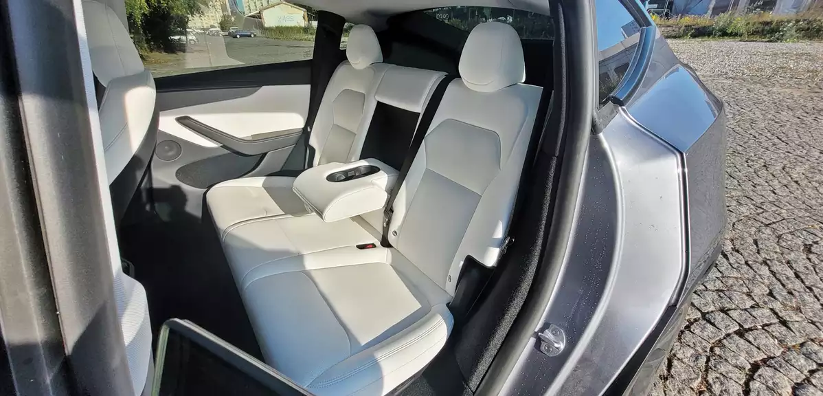 Tesla Model Y 2025 Juniper | Test