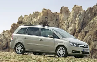 Opel Zafira - dobry dla rodziny — zdjęcie 2