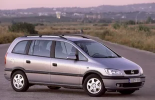 Opel Zafira - dobry dla rodziny — zdjęcie 3