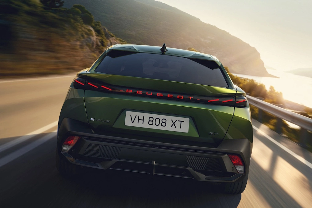 Peugeot 408 po liftingu oficjalnie