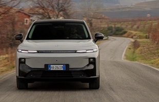 Leapmotor B10 już w wersji hybrydowej