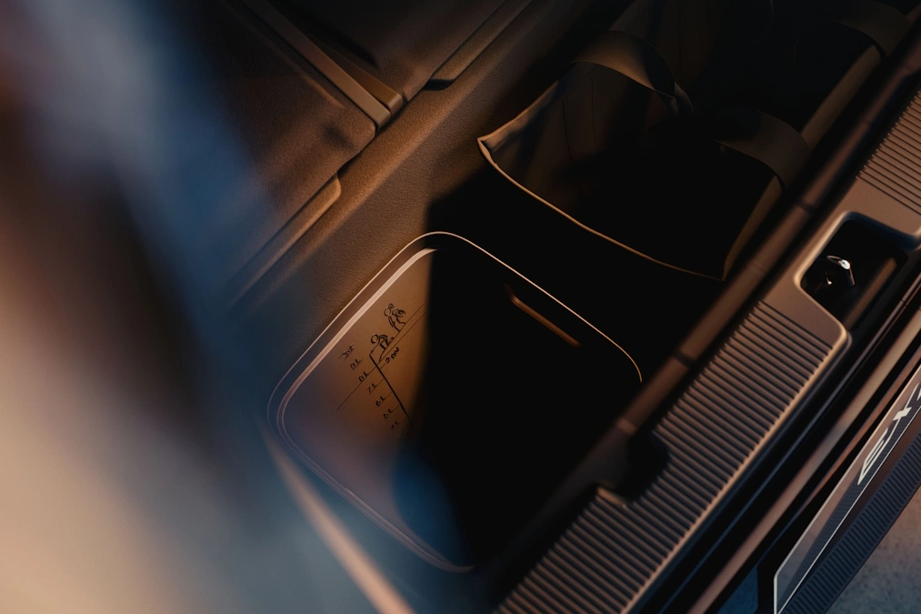 Volvo EX60 przed debiutem