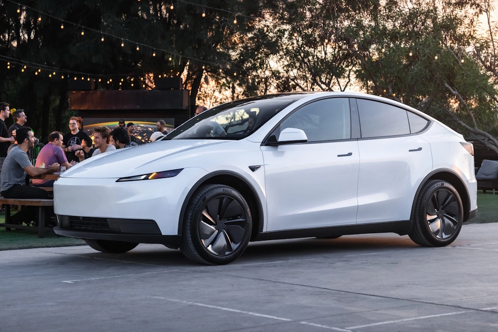 Tesla Model Y Standard Long Range. Polskie ceny