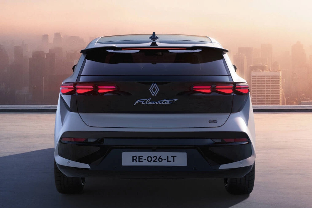 Renault Filante. Nowy model klasy premium