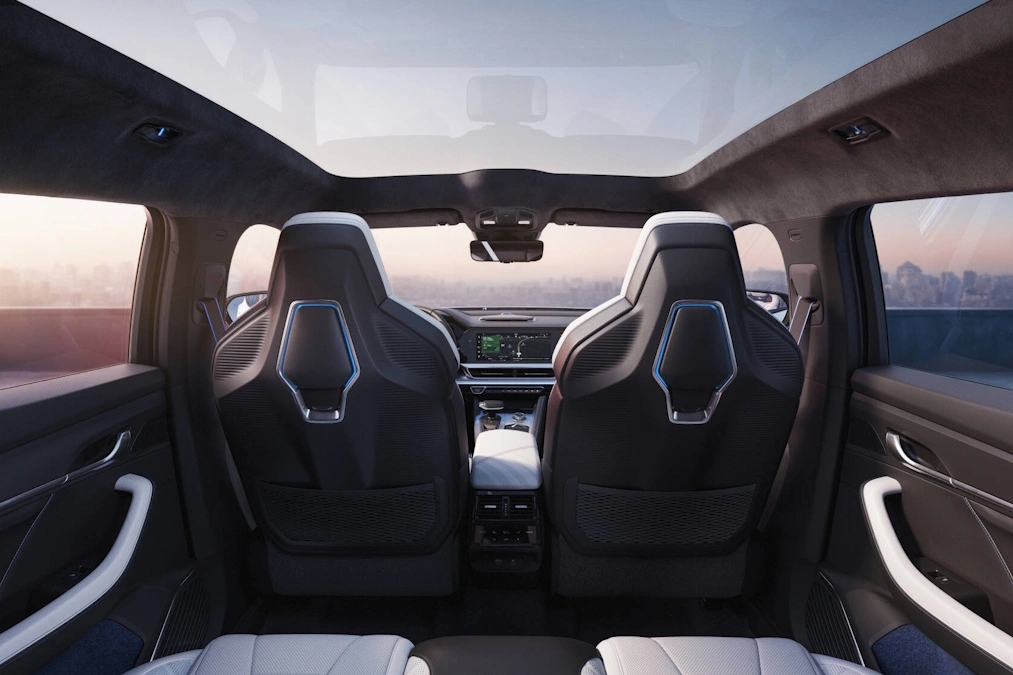 Renault Filante. Nowy model klasy premium