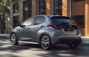 Toyota Yaris z większym wyposażeniem