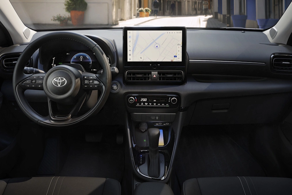 Toyota Yaris z większym wyposażeniem