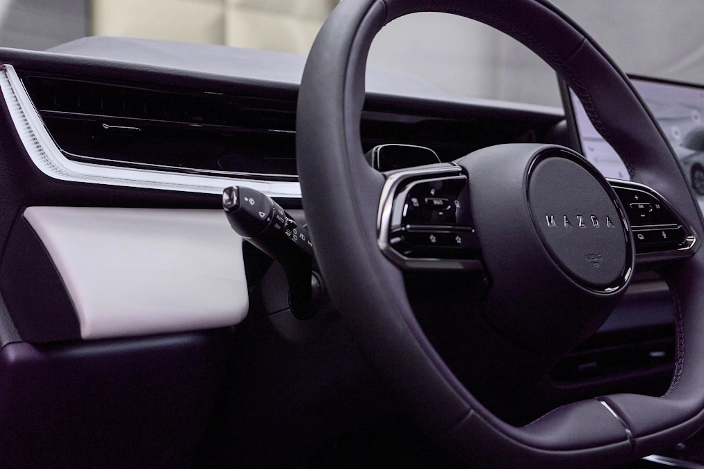 Mazda CX-6e zaprezentowana. Ceny