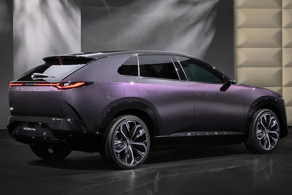 Mazda CX-6e zaprezentowana. Ceny