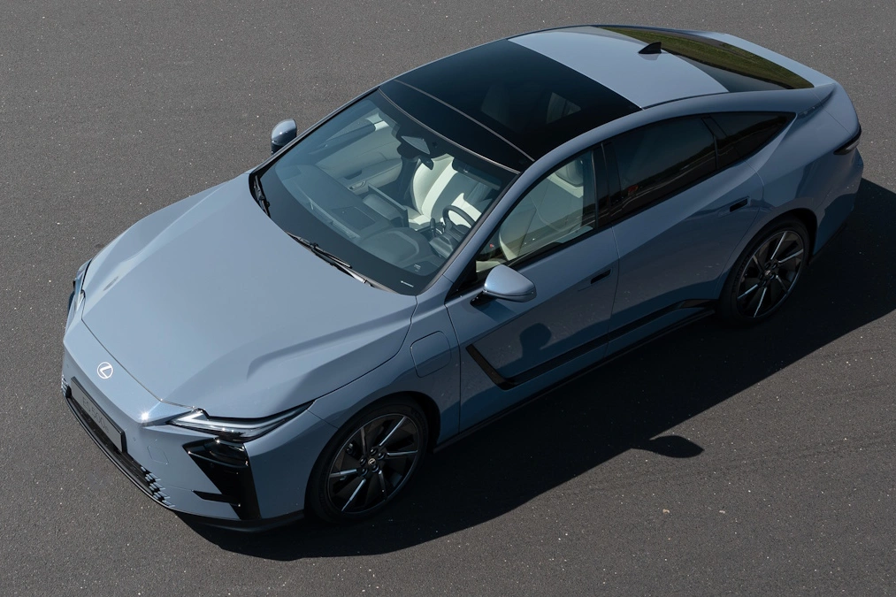 Lexus ES. Polskie ceny