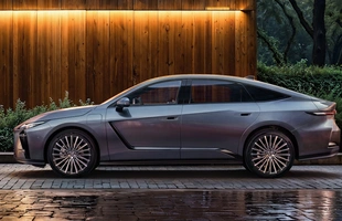 Lexus ES. Polskie ceny