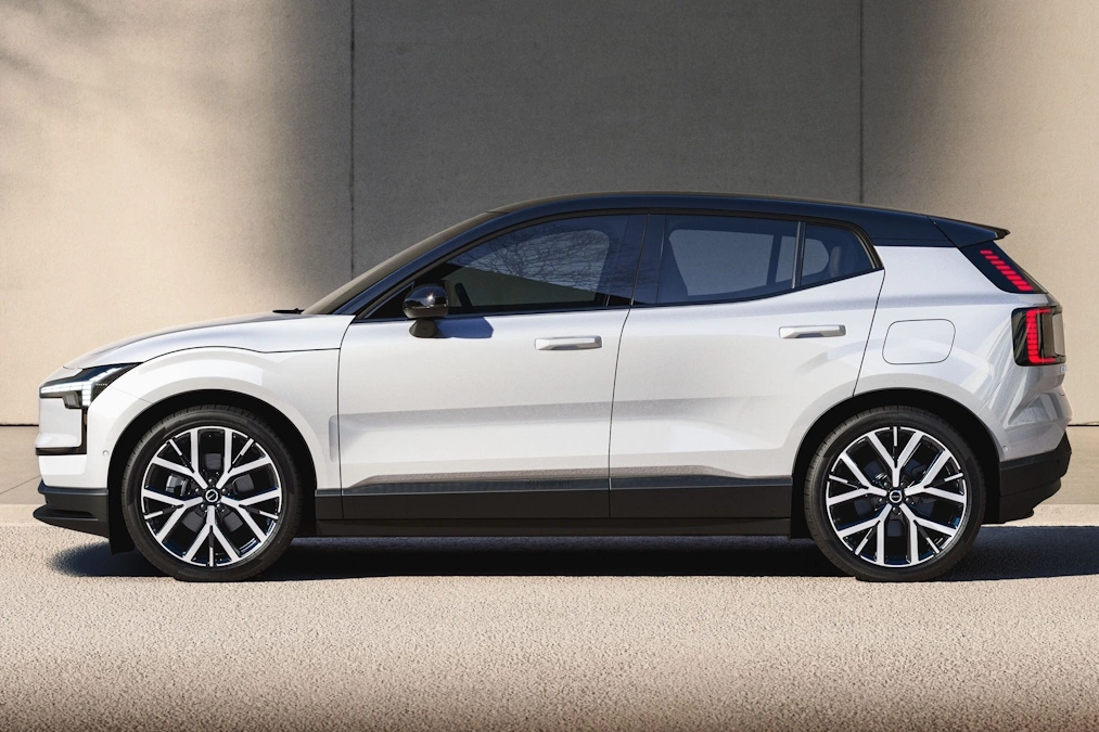 Volvo EX30 z nowym silnikiem i niższą ceną