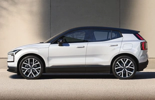 Volvo EX30 z nowym silnikiem i niższą ceną