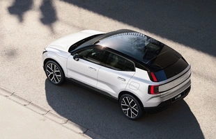 Volvo EX30 z nowym silnikiem i niższą ceną