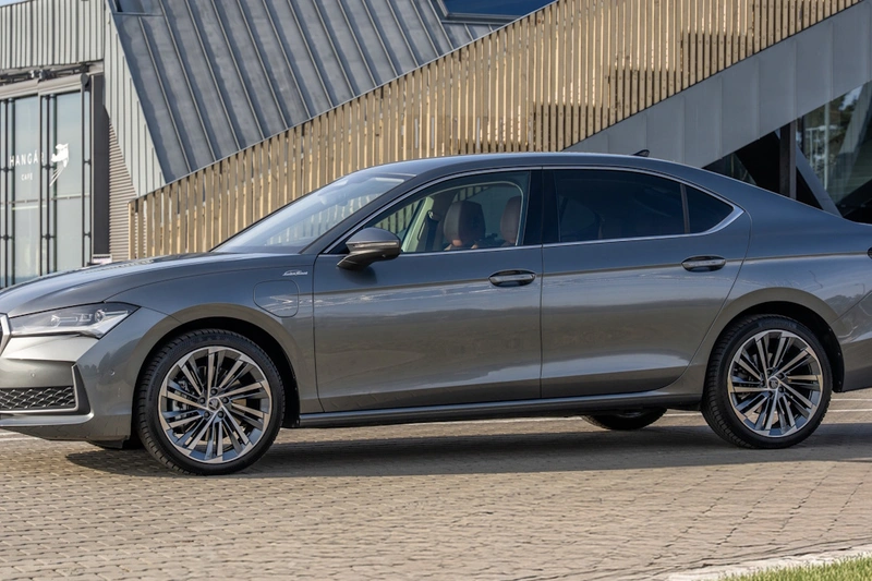 Skoda Superb z nowym napędem PHEV