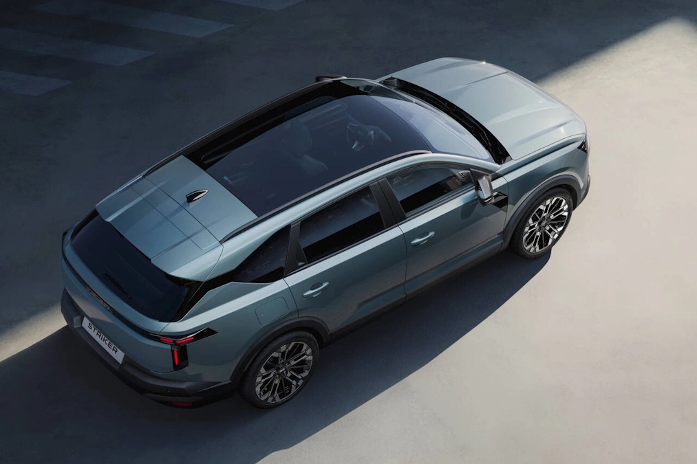 Dacia Striker na pierwszych zdjęciach