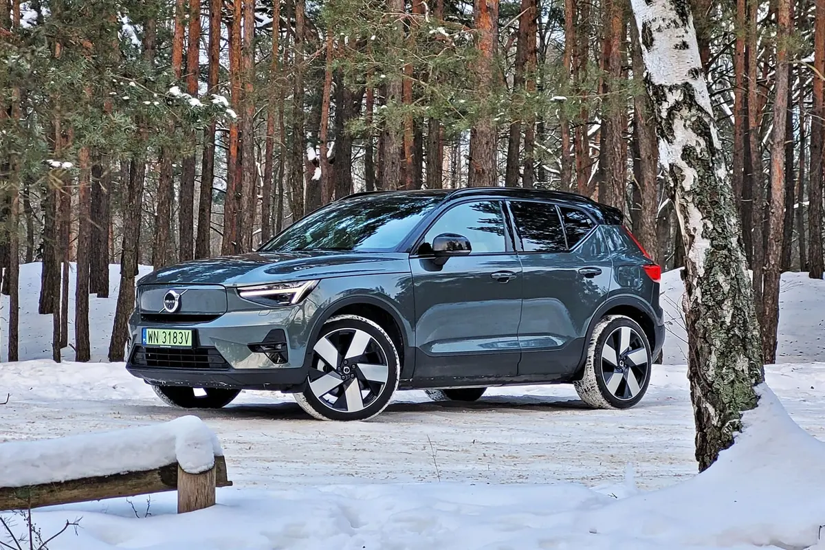 Volvo EX40 Ultra Twin Motor Performance | Niepozorny wyczynowiec