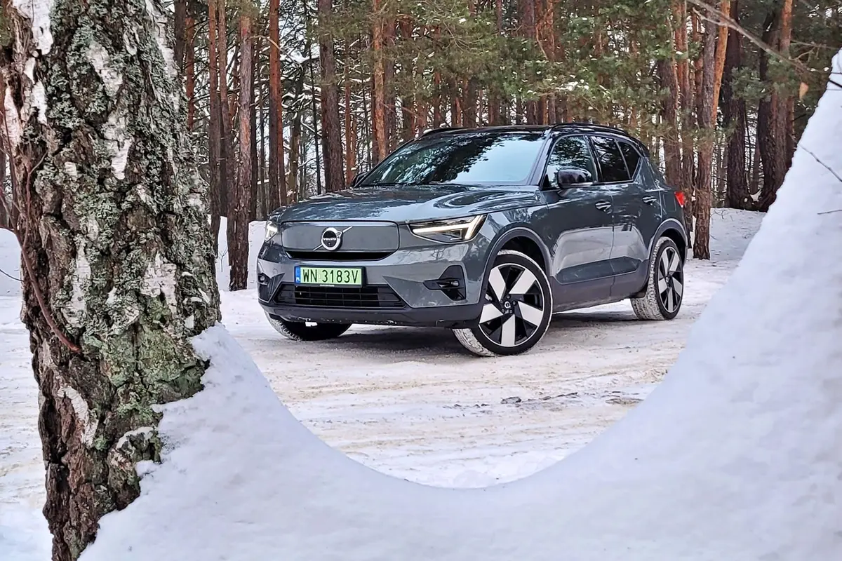 Volvo EX40 Ultra Twin Motor Performance | Niepozorny wyczynowiec