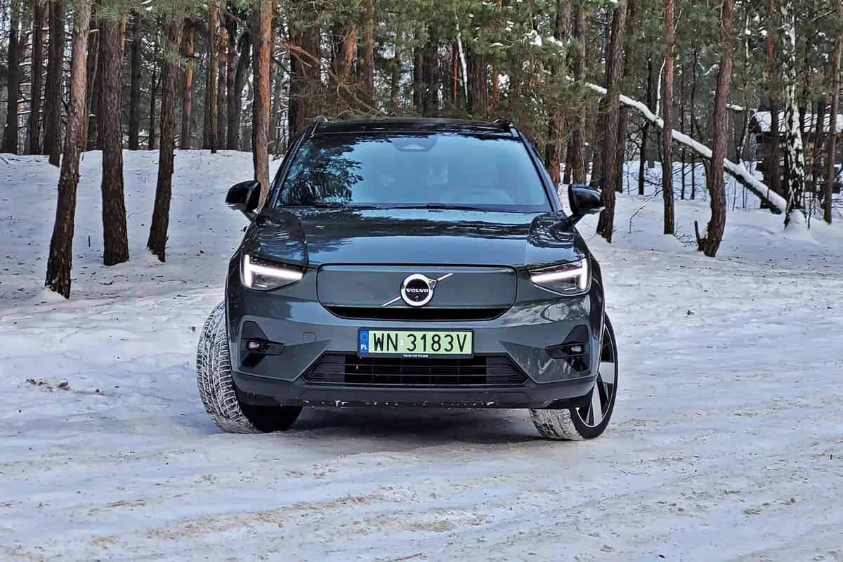 Volvo EX40 Ultra Twin Motor Performance | Niepozorny wyczynowiec